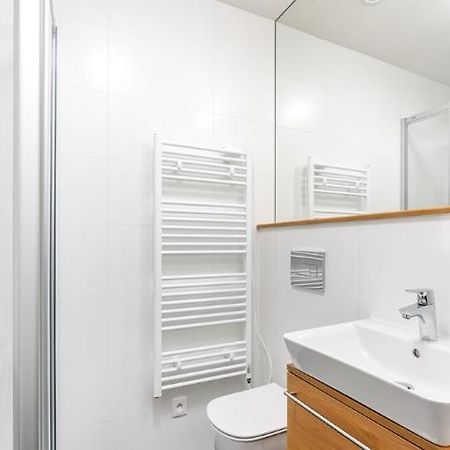 Modern Studio Near Airport And City Centre! Apartman Prága Kültér fotó